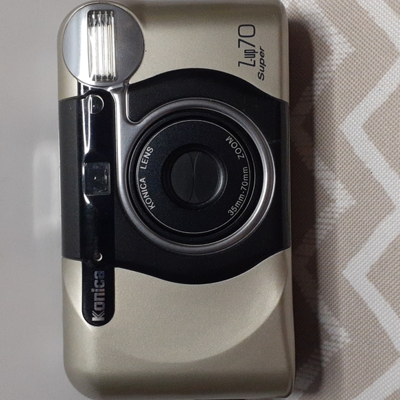 Konica Z - Up Super Point and shoot 35 mm film camera Untested - Picture 2 of 13